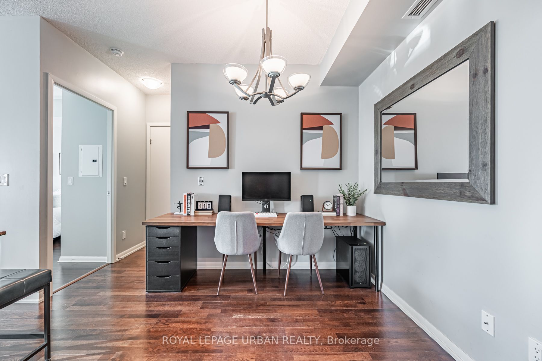 209 Fort York Blvd, #385
