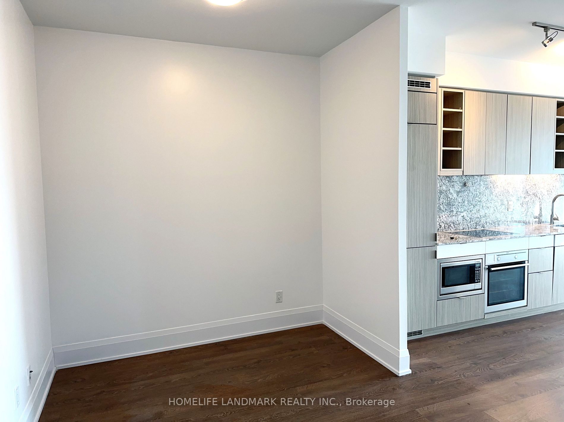 101 Erskine Ave, #1814