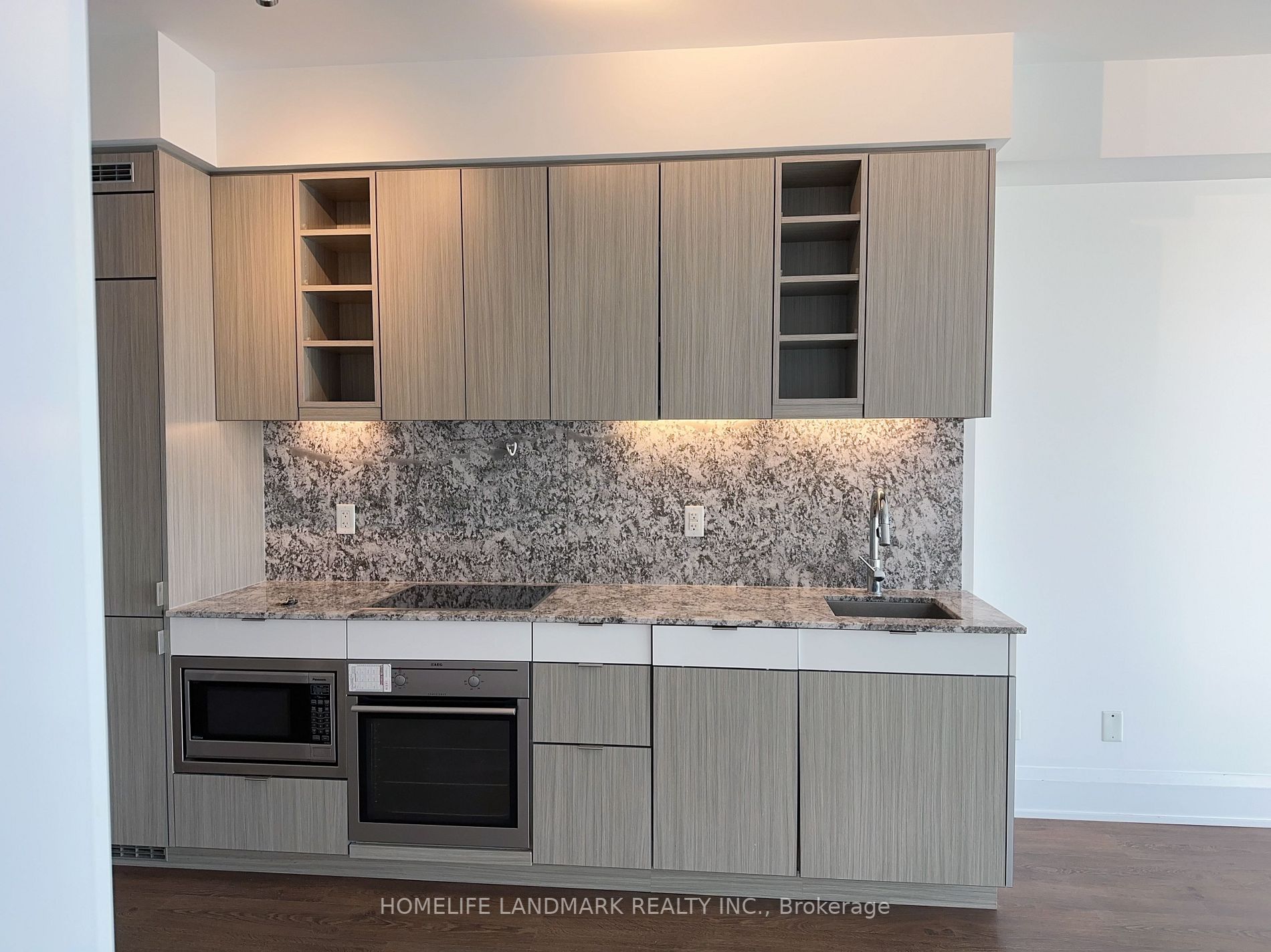 101 Erskine Ave, #1814
