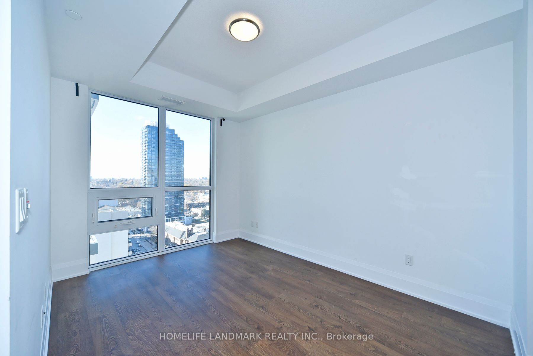 101 Erskine Ave, #1814