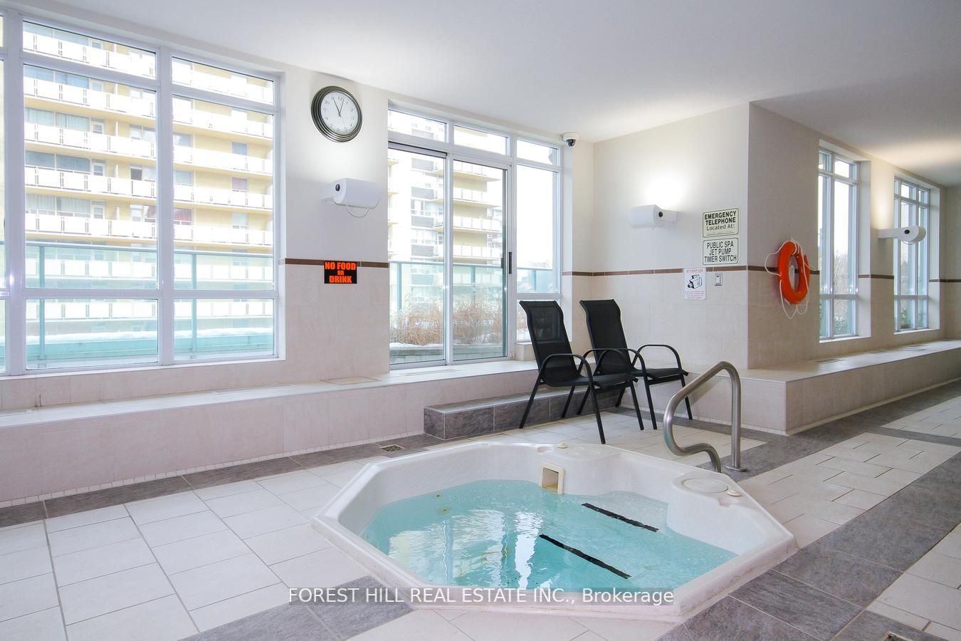 212 Eglinton Ave E, #612