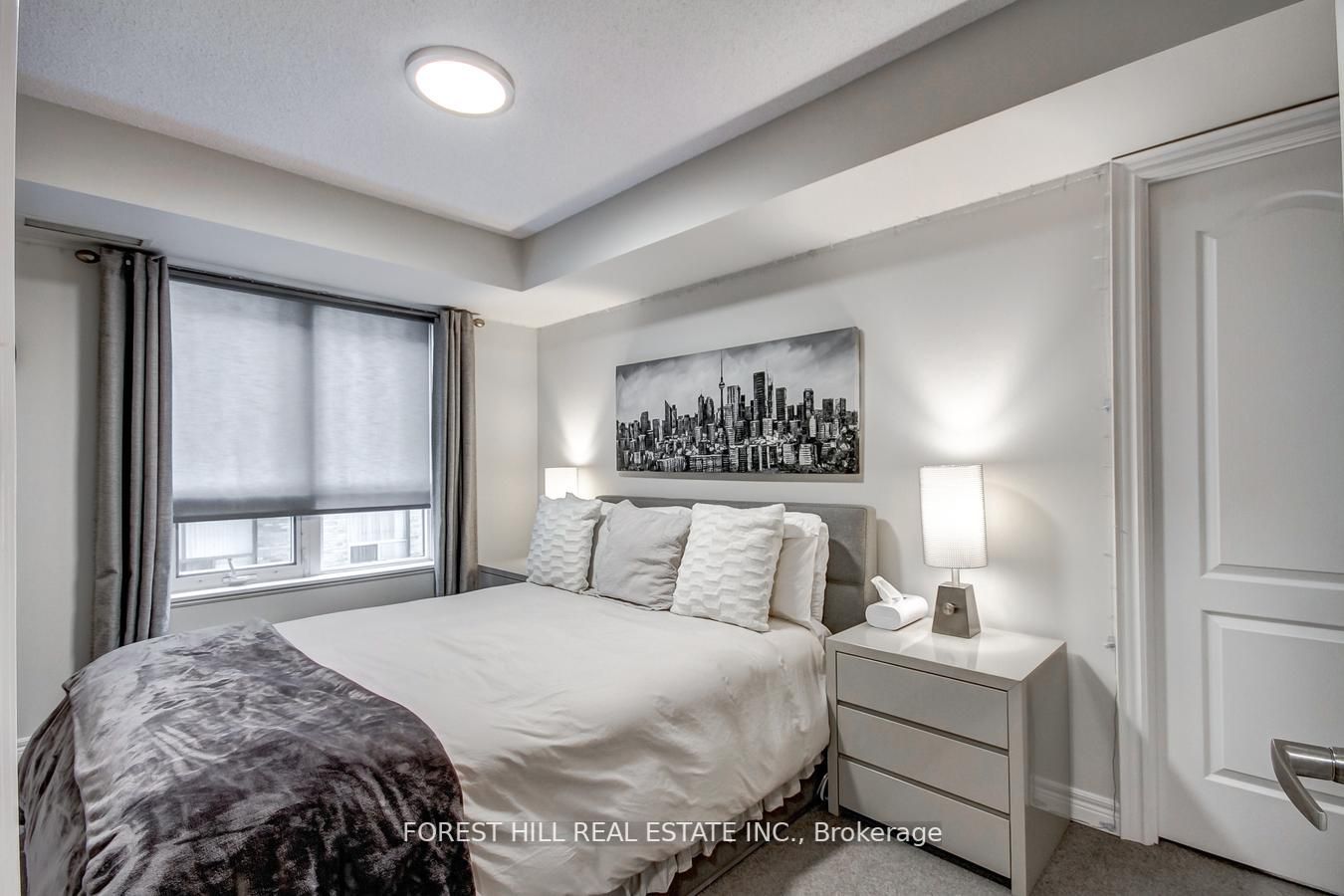 212 Eglinton Ave E, #612