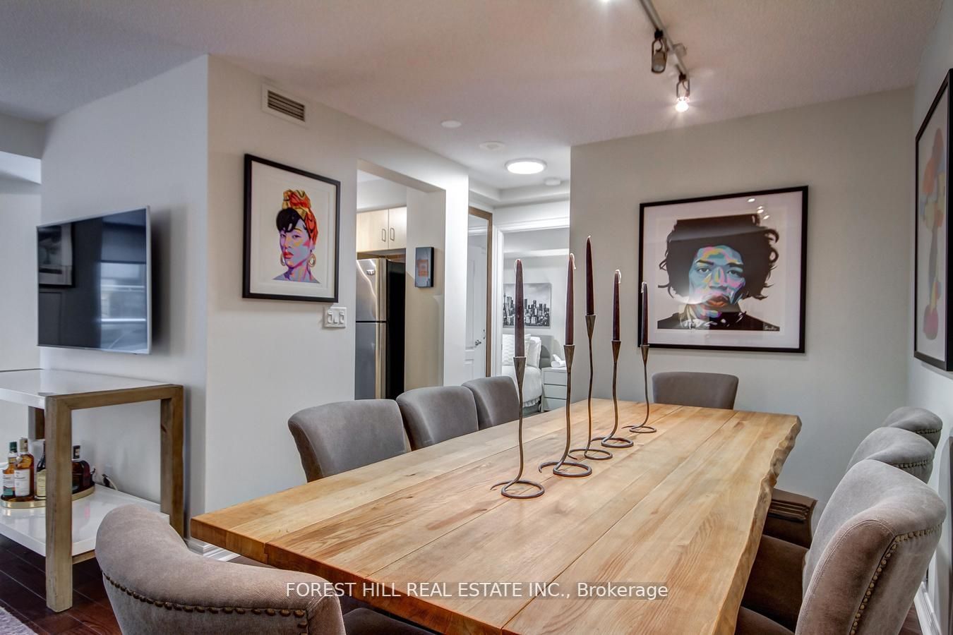 212 Eglinton Ave E, #612