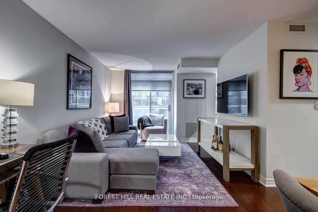 212 Eglinton Ave E, #612