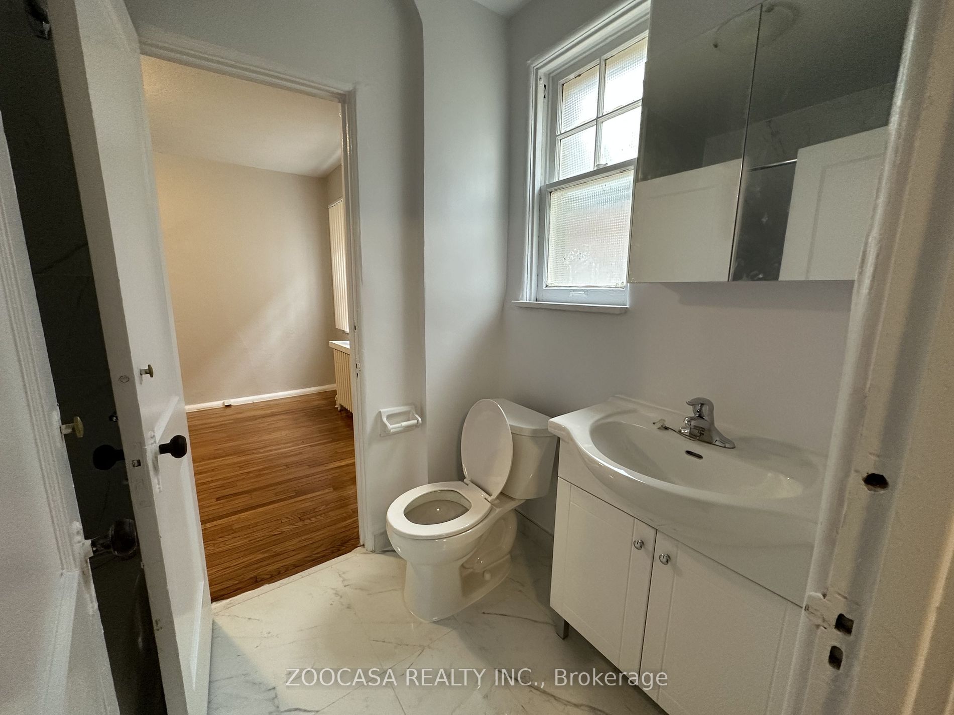 20 Acacia Rd, #Main