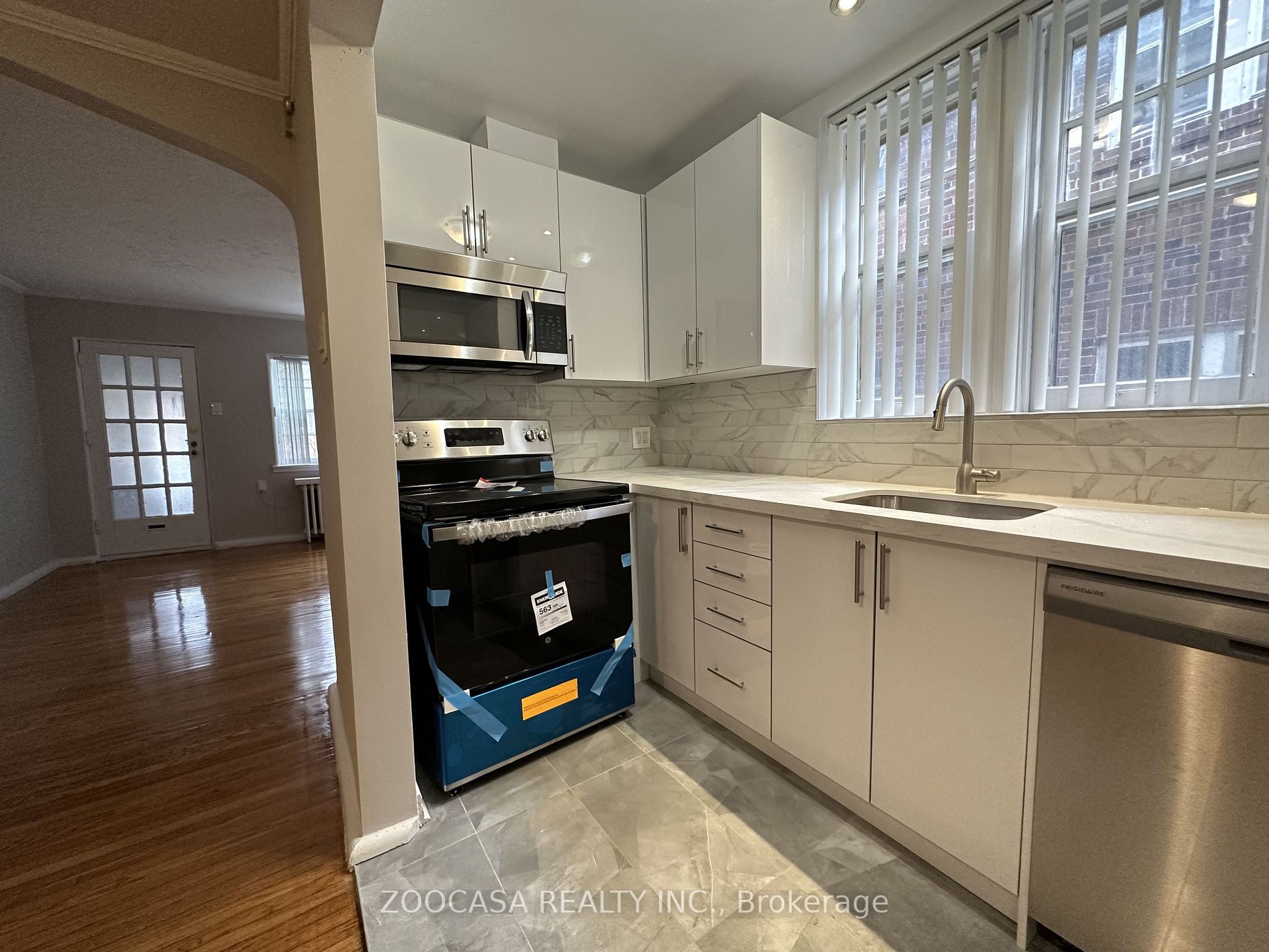 20 Acacia Rd, #Main