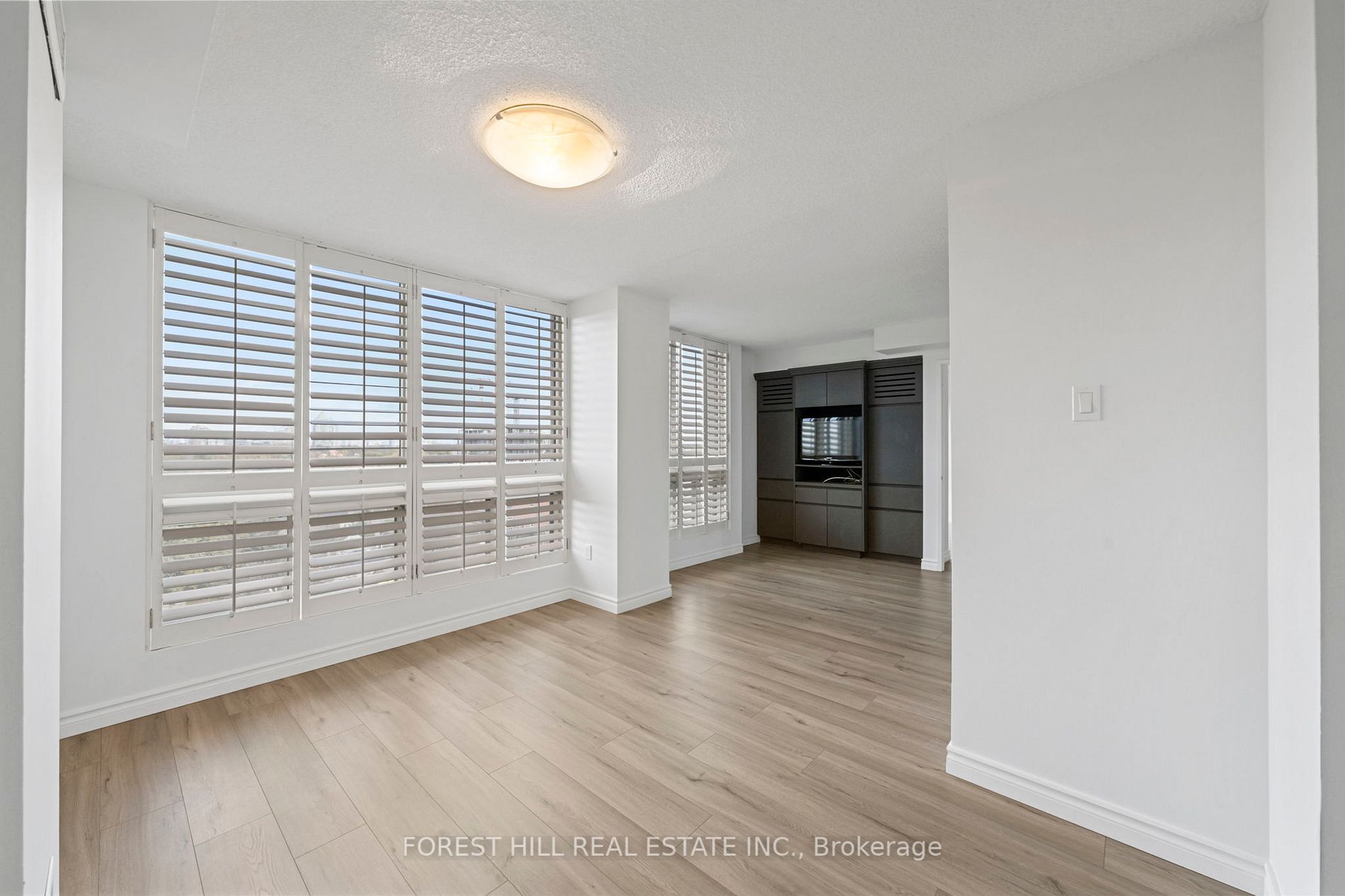 5 Kenneth Ave, #908