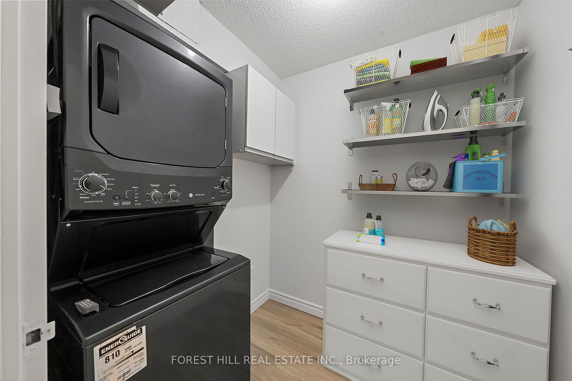 5 Kenneth Ave, #908
