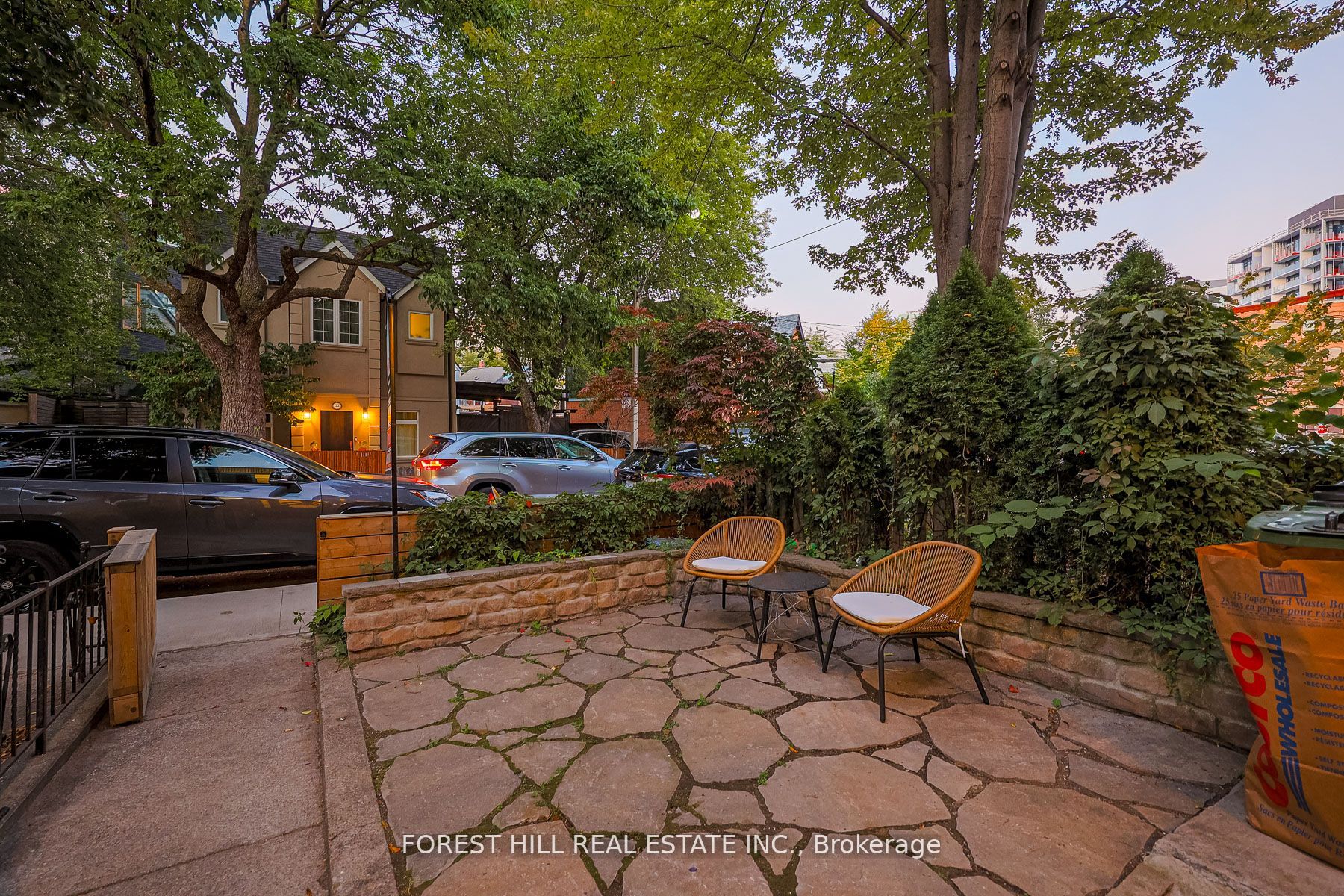 139 Niagara St