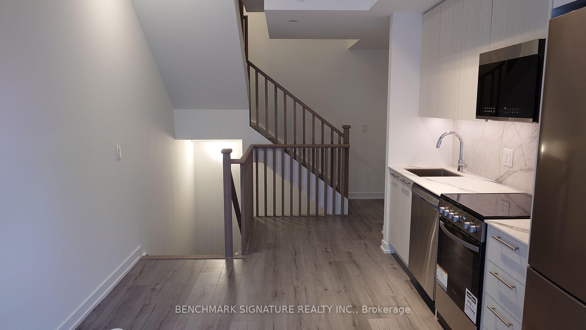 861 Sheppard Ave W, #Th03