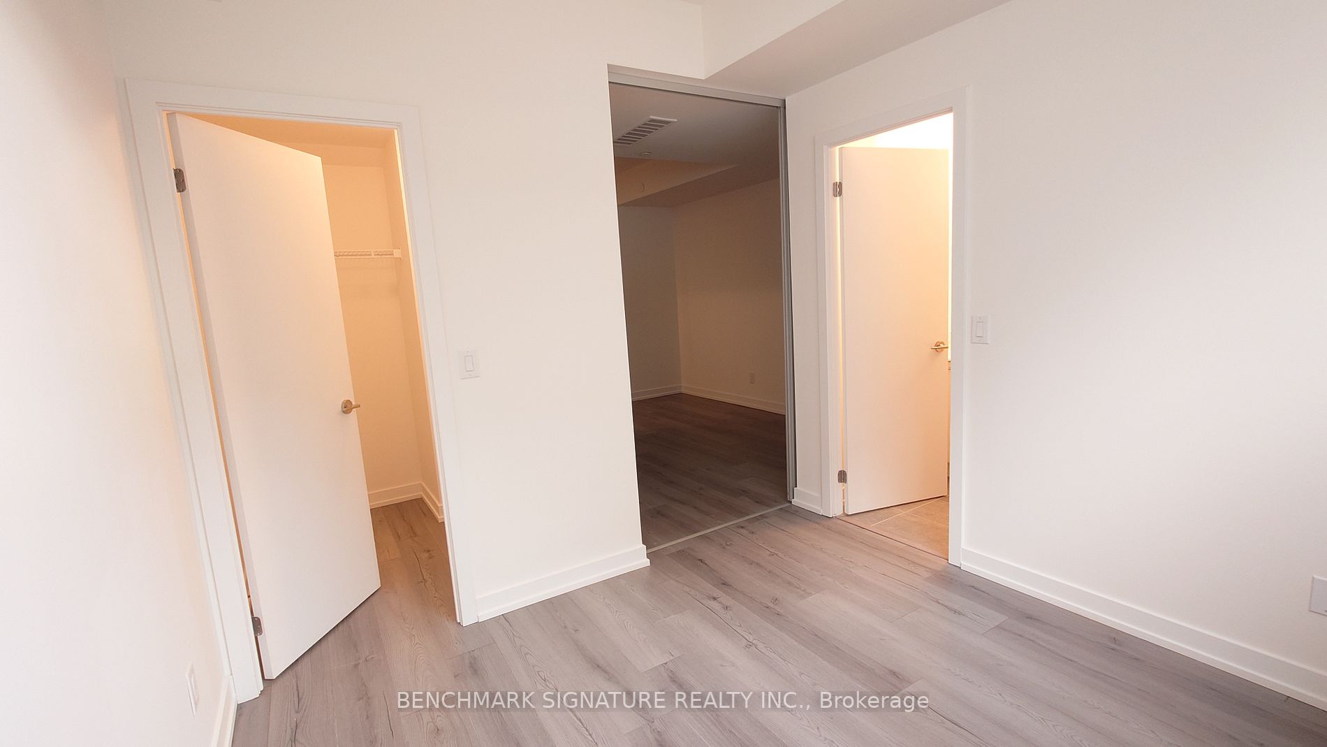 861 Sheppard Ave W, #Th03