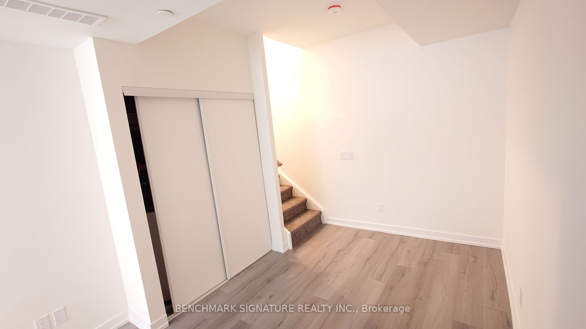 861 Sheppard Ave W, #Th03