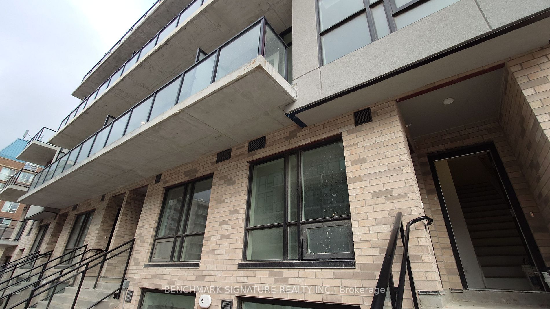 861 Sheppard Ave W, #Th03