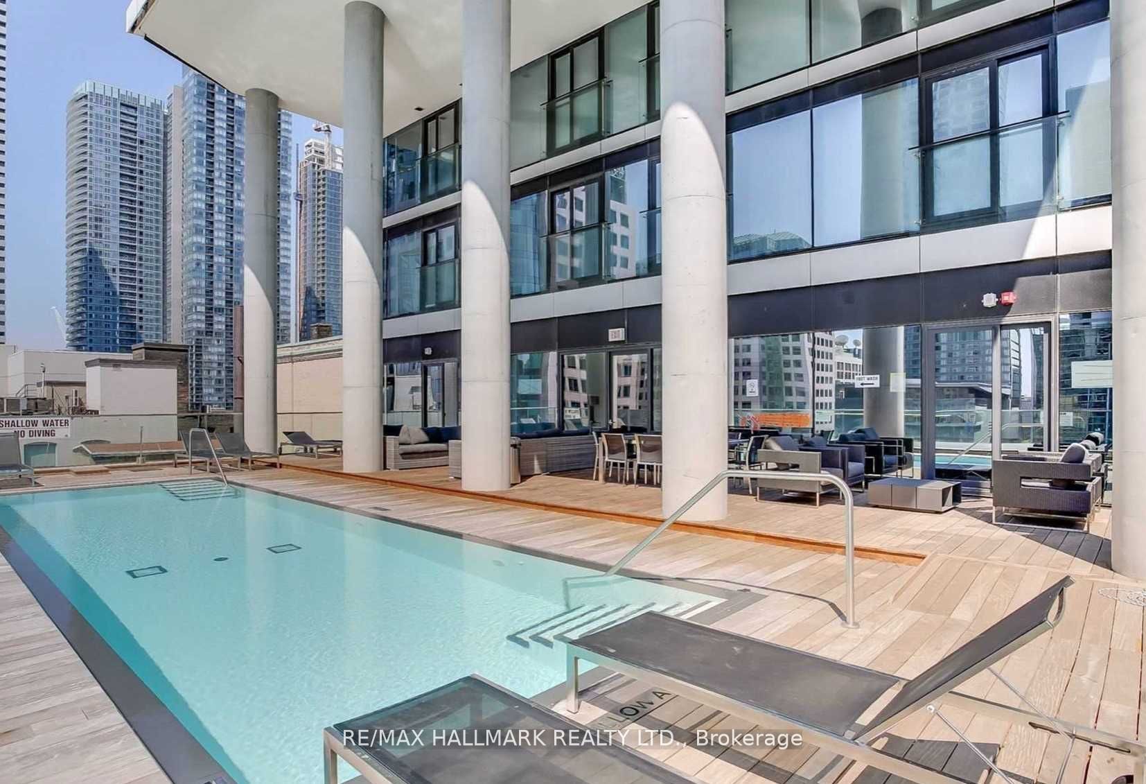 224 King St W, #1407
