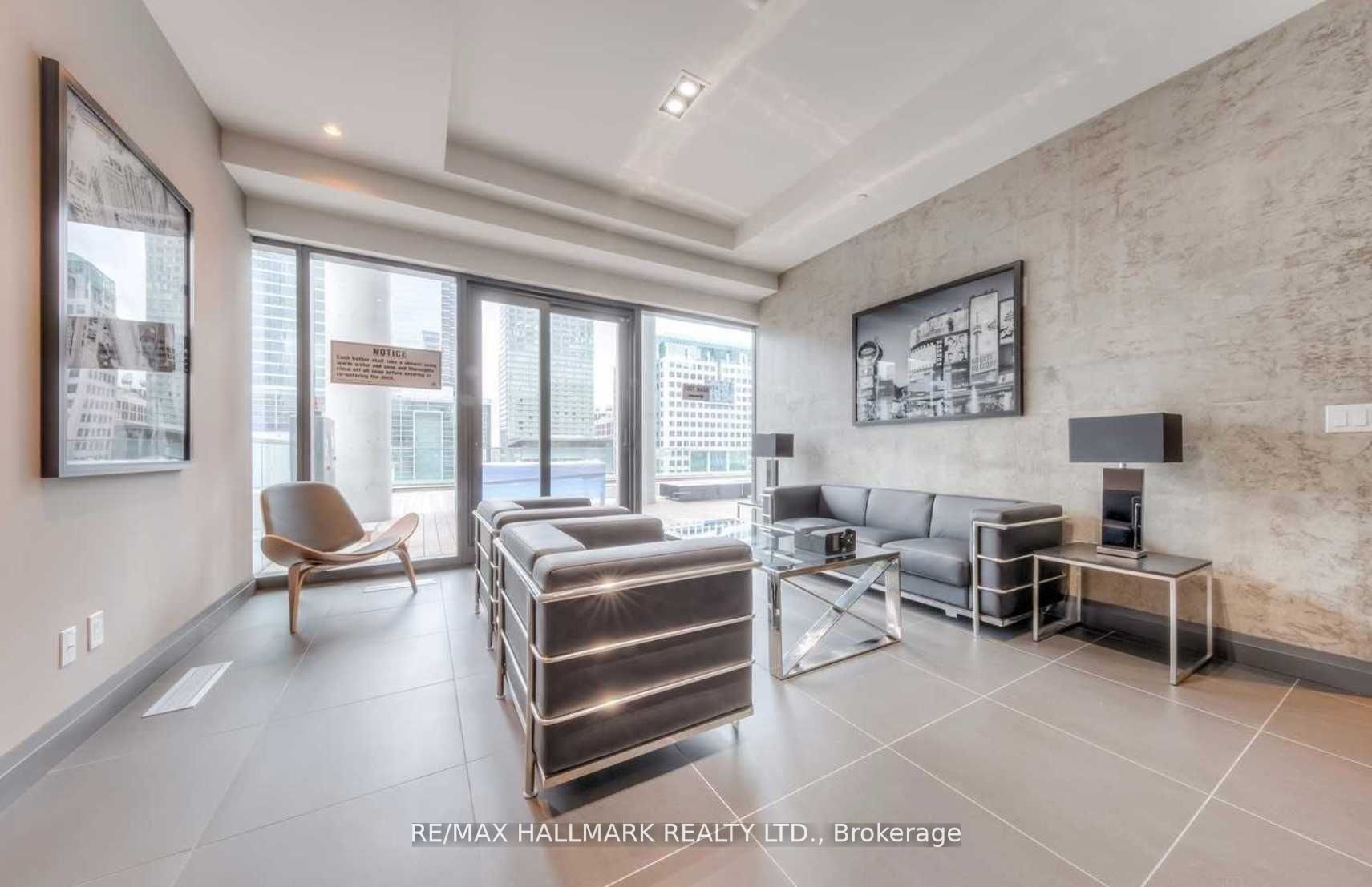 224 King St W, #1407