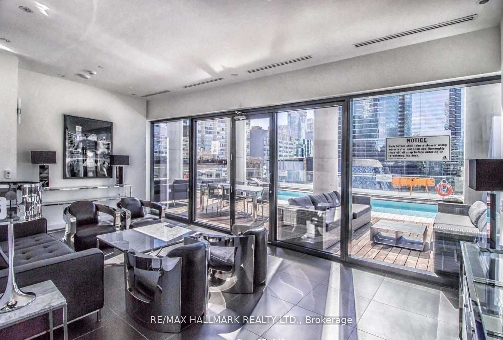 224 King St W, #1407