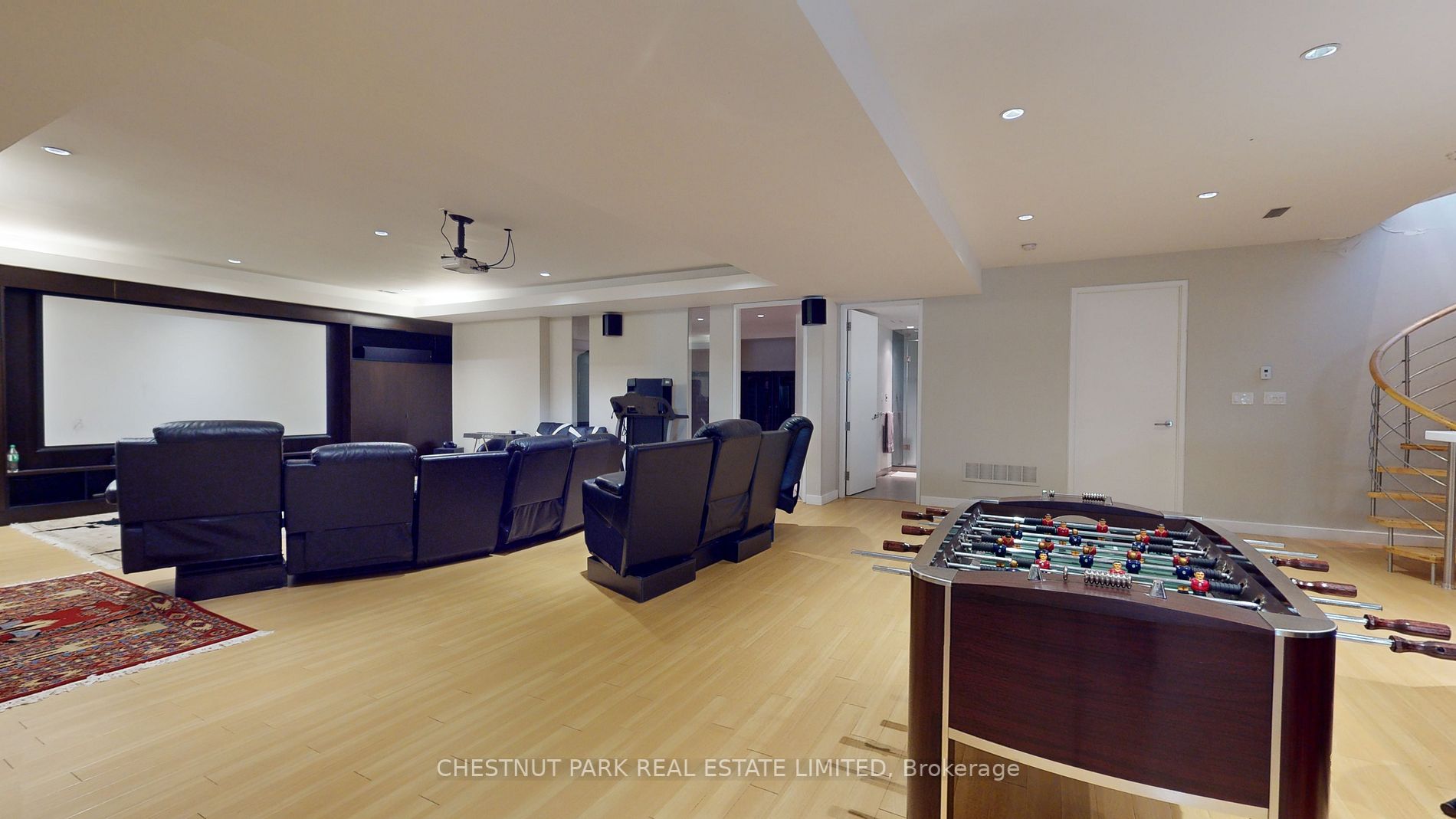 8 Forest Heights Blvd