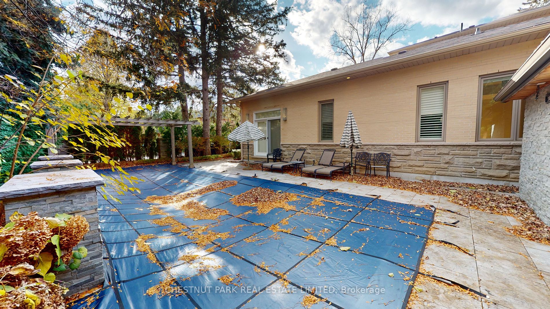 8 Forest Heights Blvd