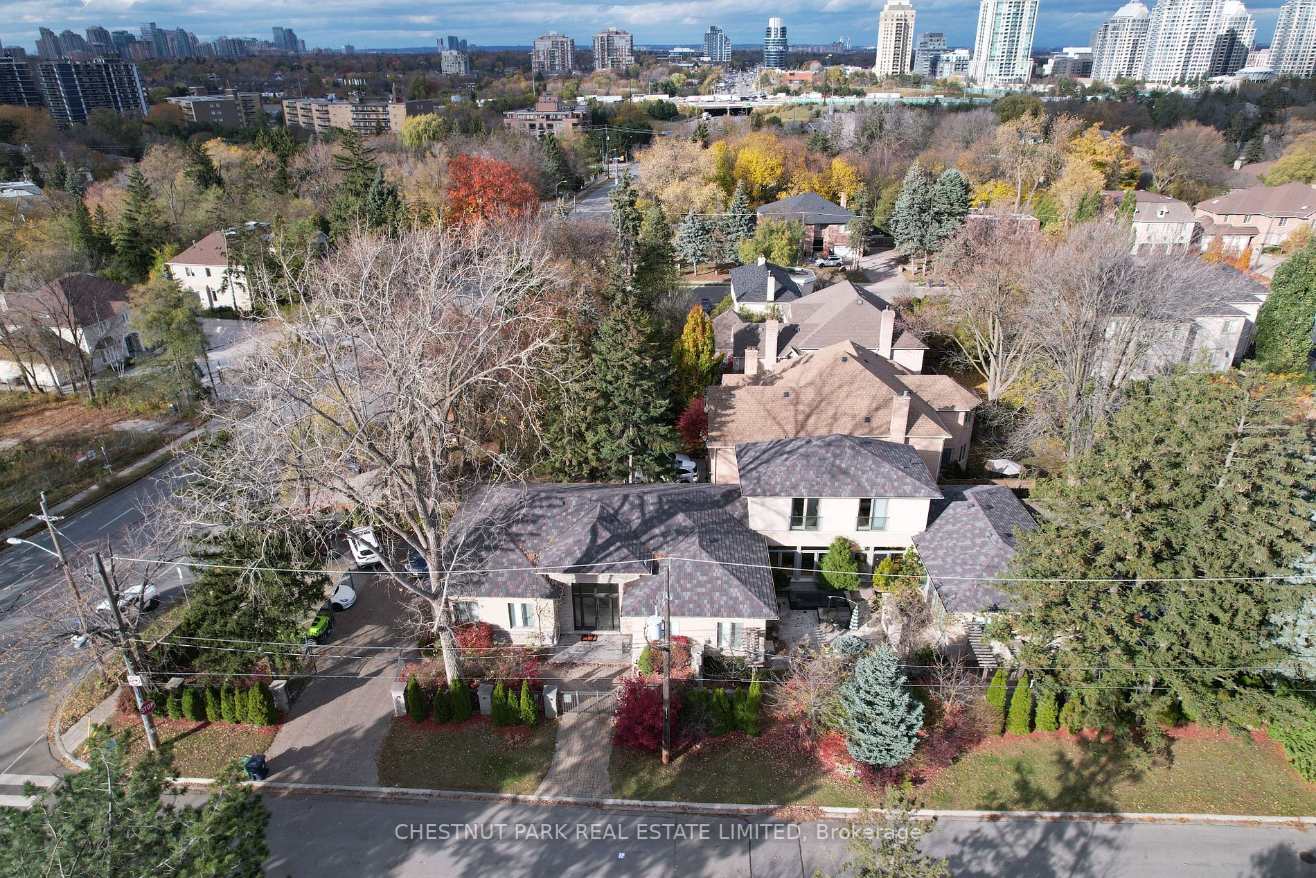 8 Forest Heights Blvd