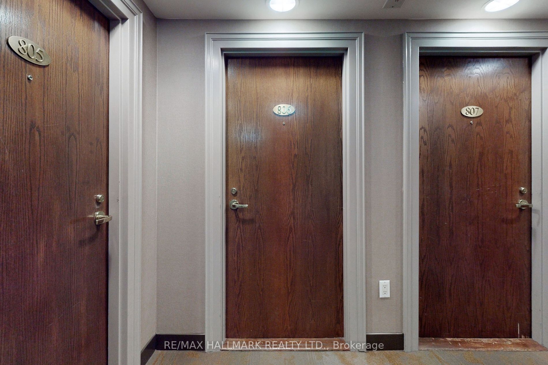 100 Hayden St, #806