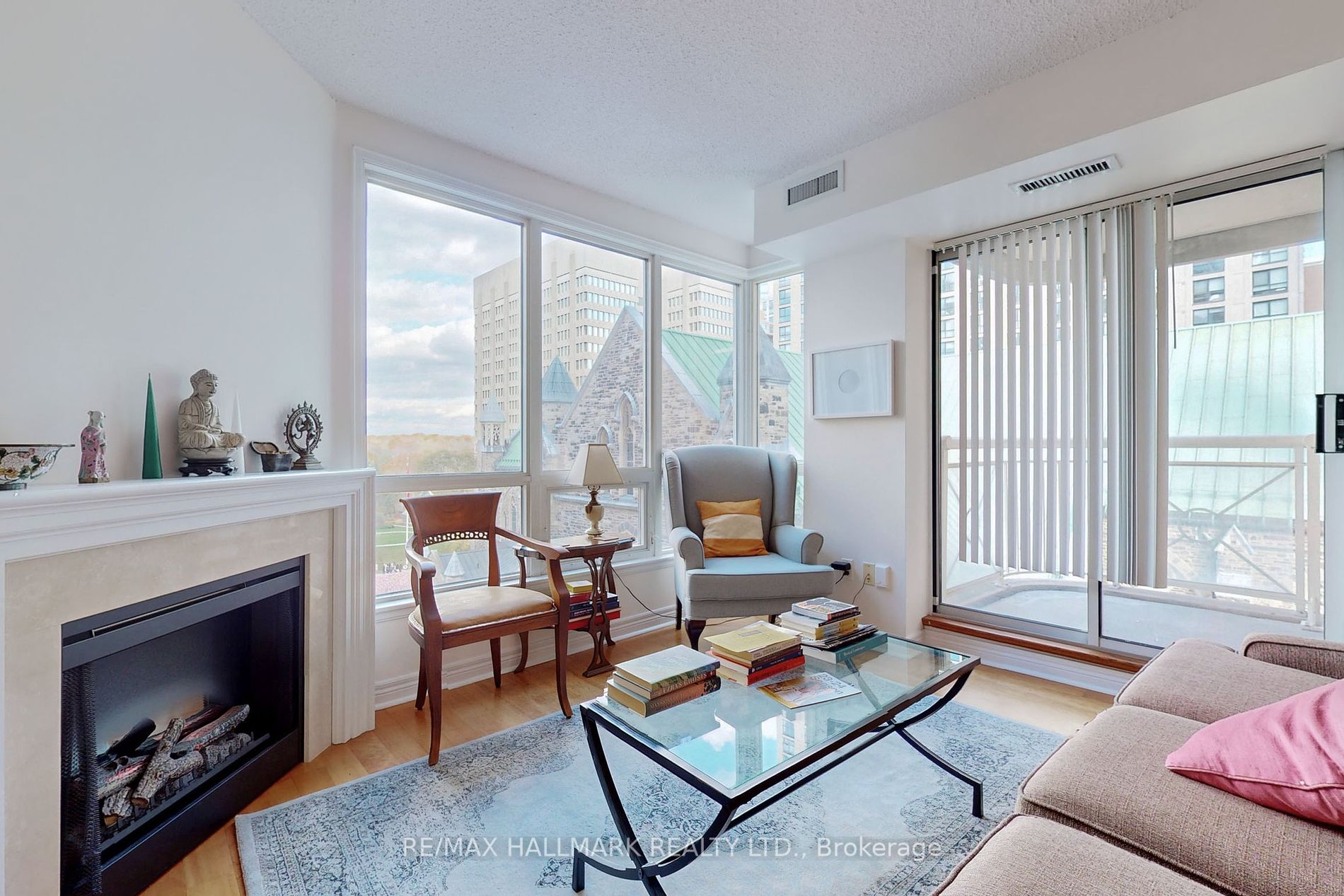 100 Hayden St, #806