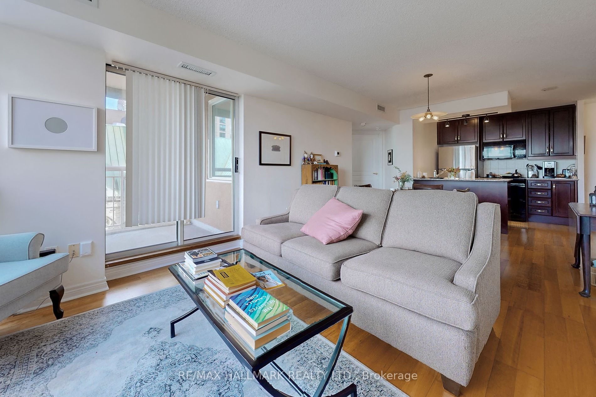 100 Hayden St, #806