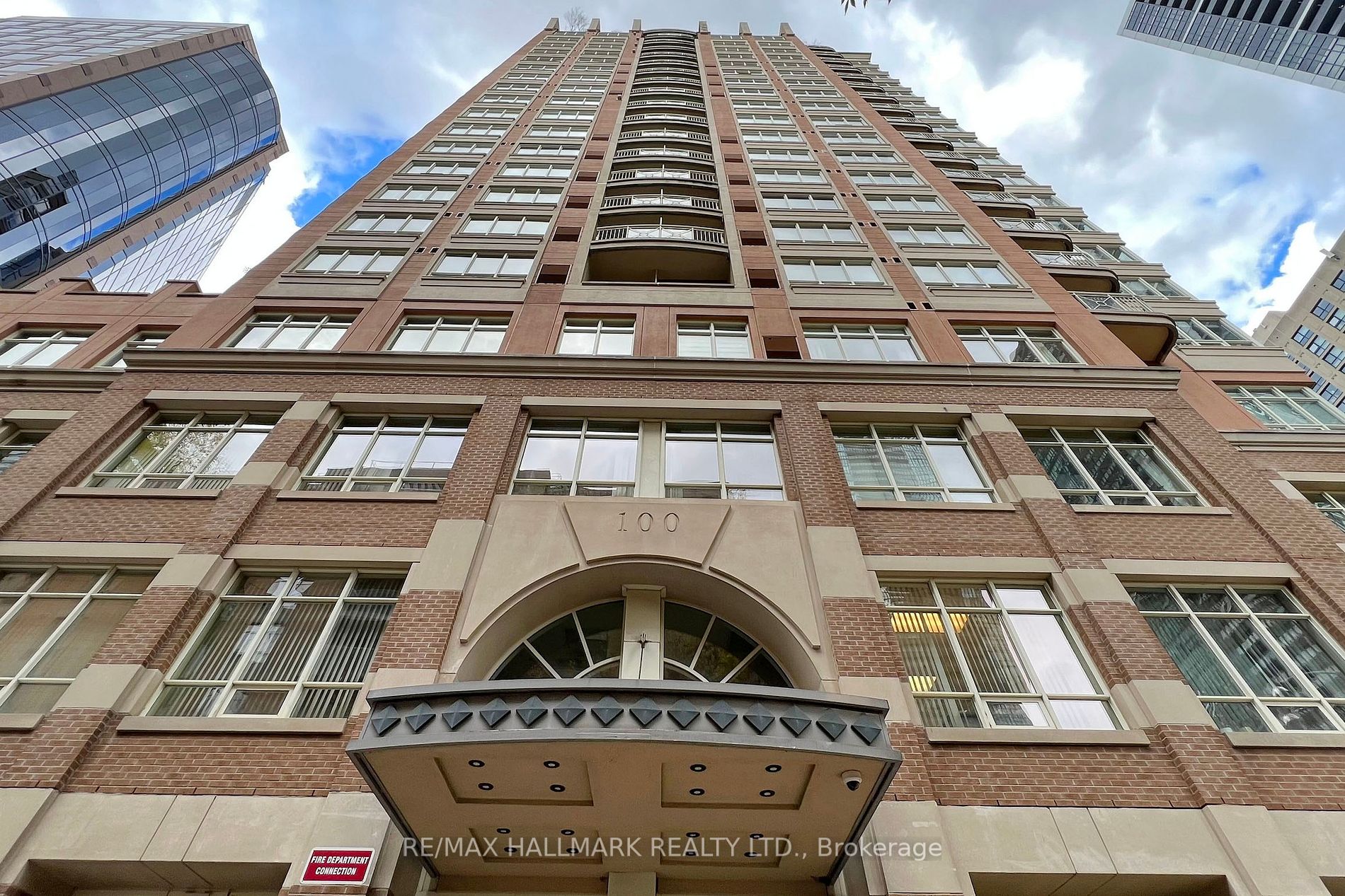 100 Hayden St, #806