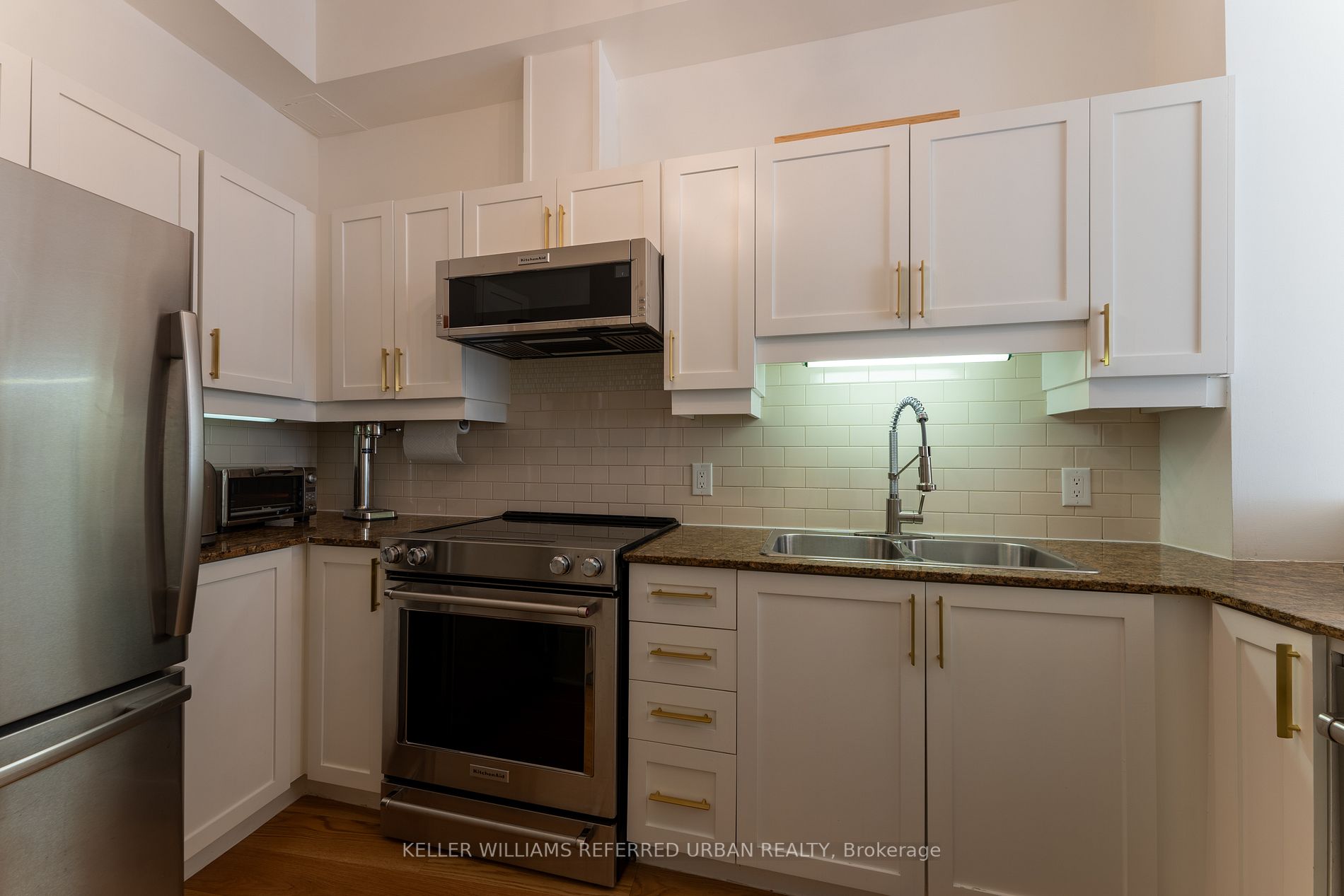 330 Davenport Rd, #201