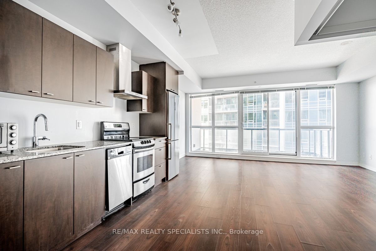 51 East Liberty St, #1102