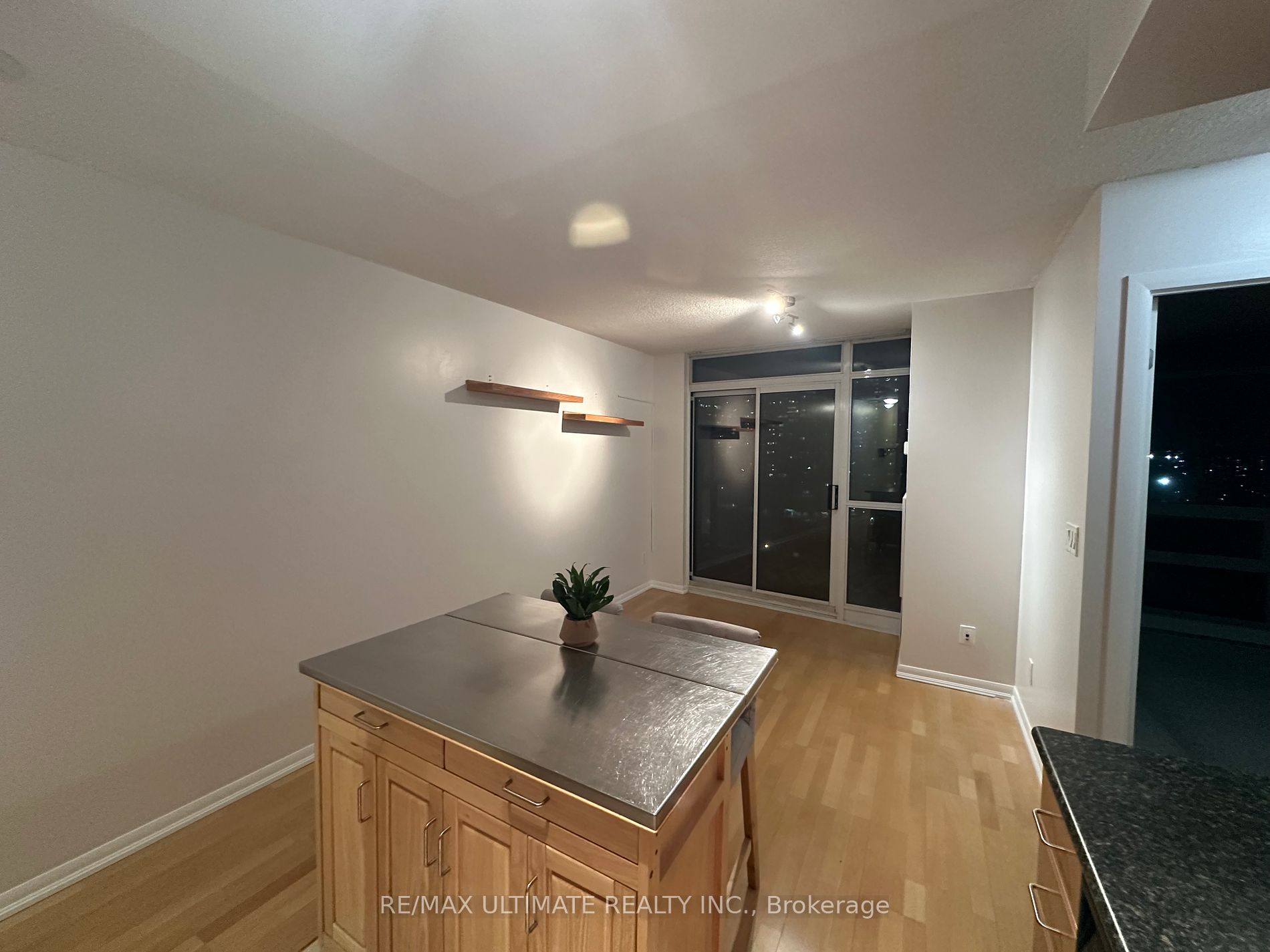 231 Fort York Blvd, #1908