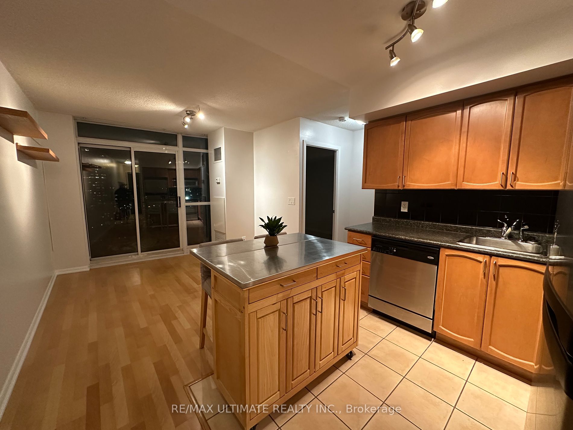 231 Fort York Blvd, #1908