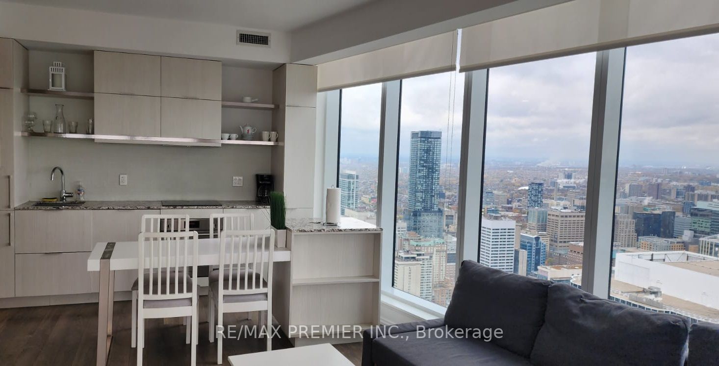 197 Yonge St, #5502