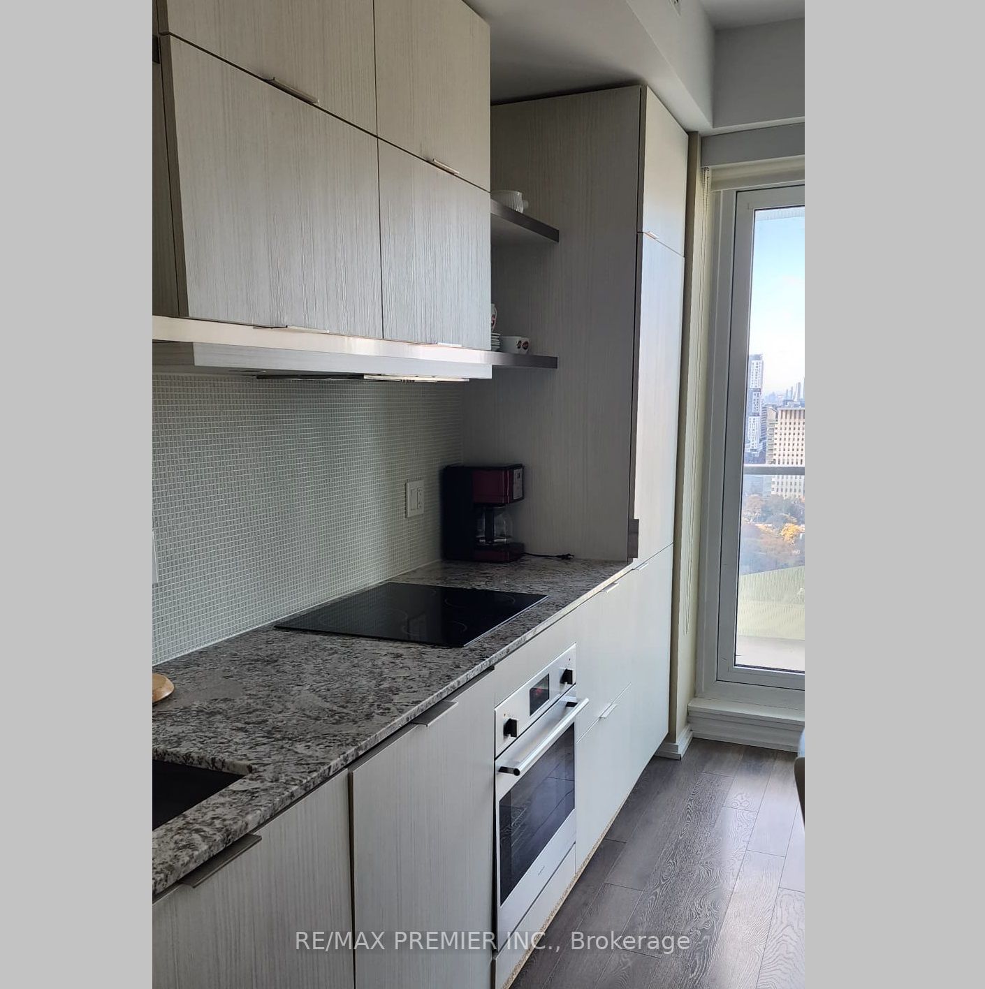197 Yonge St, #5502