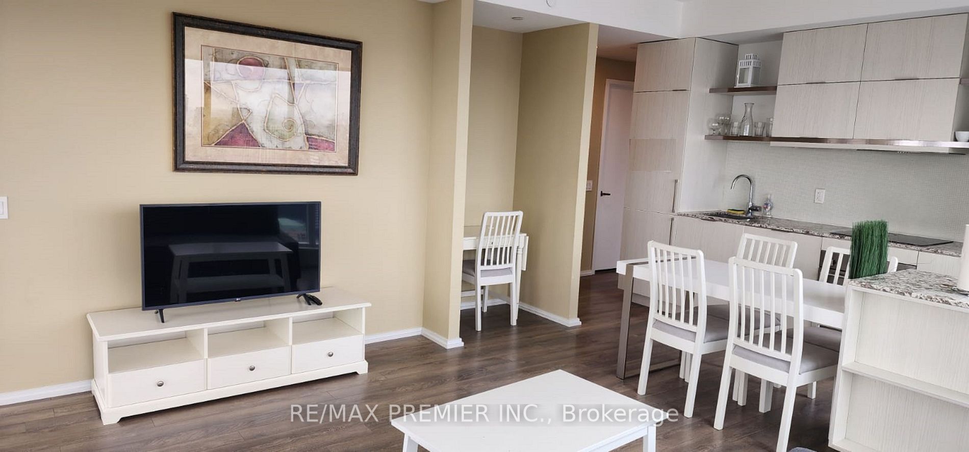 197 Yonge St, #5502