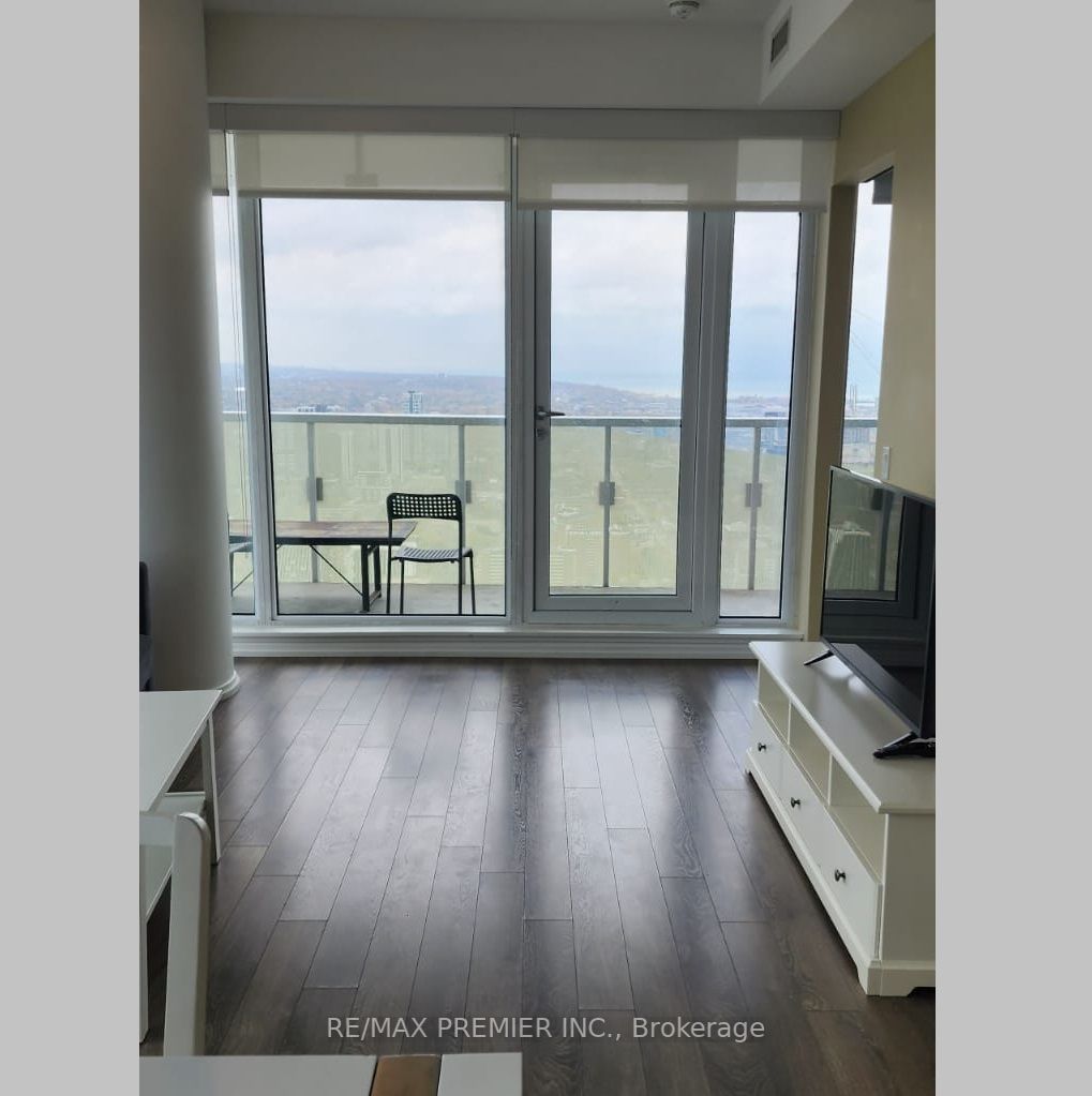 197 Yonge St, #5502