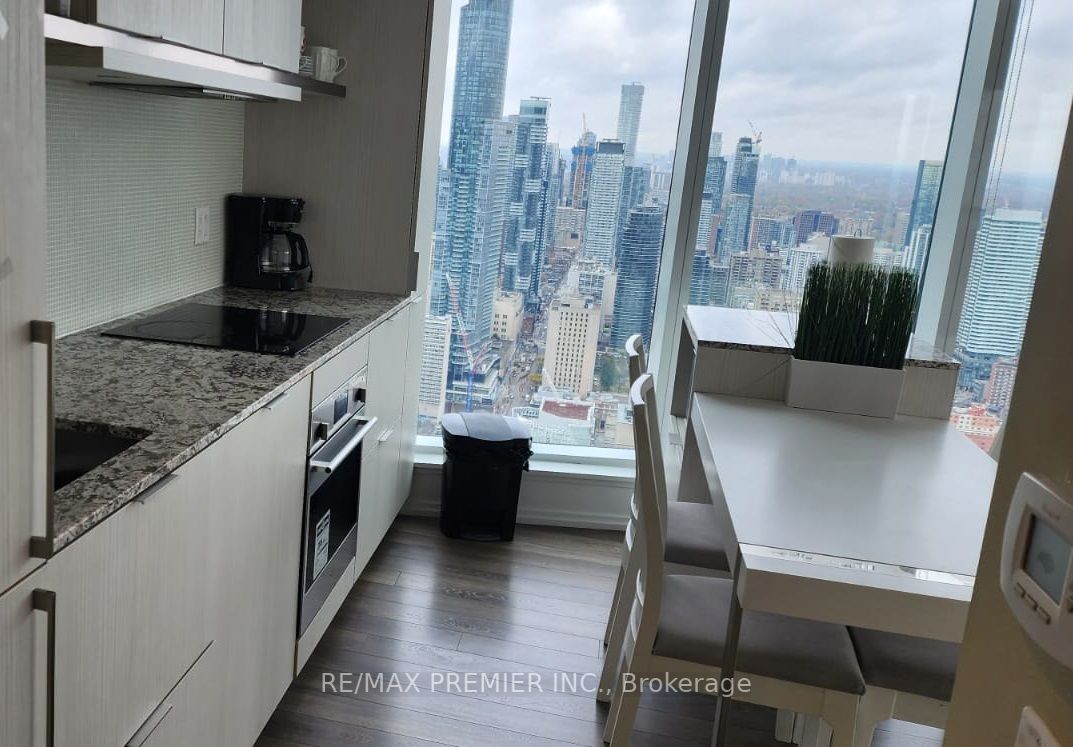 197 Yonge St, #5502