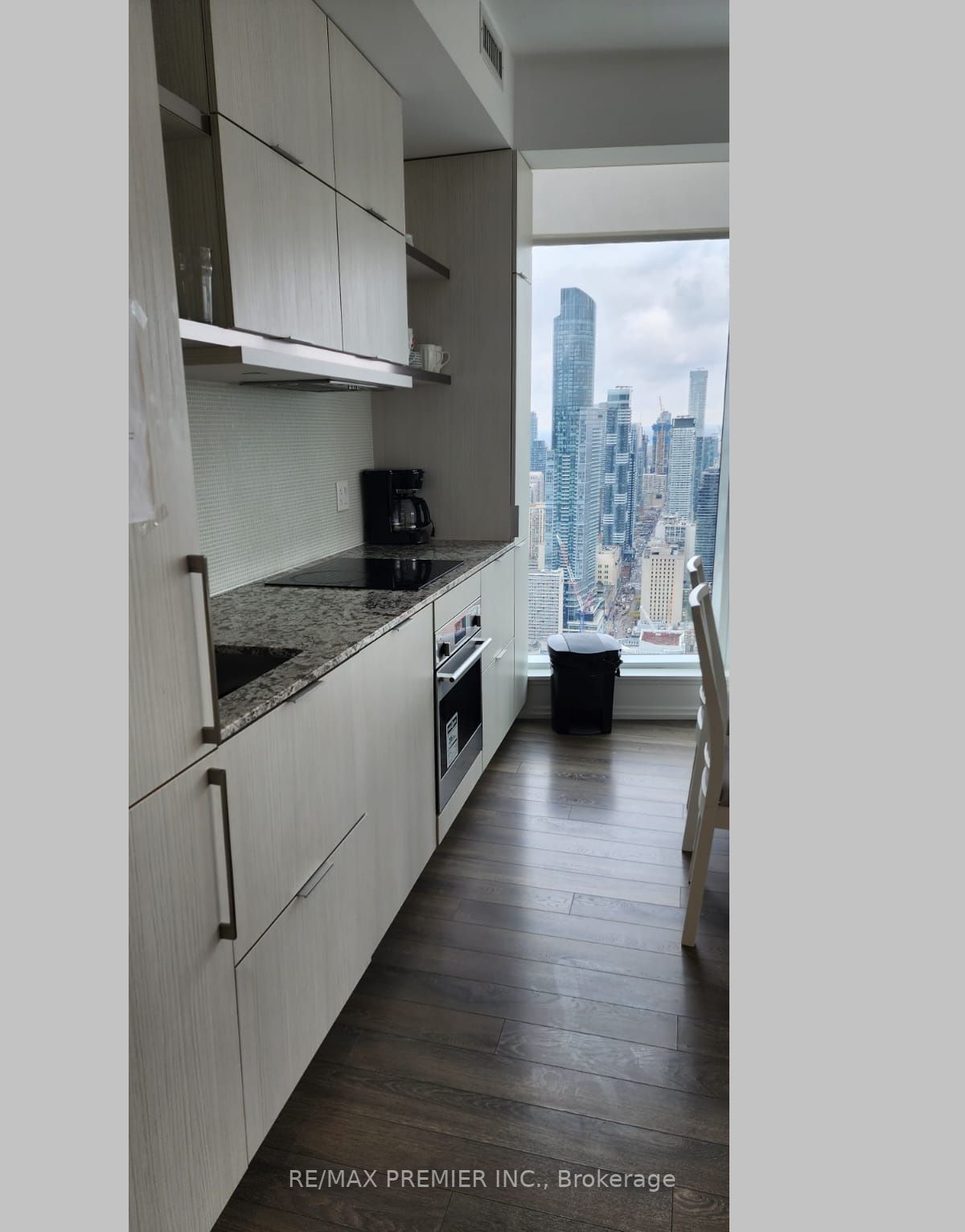 197 Yonge St, #5502