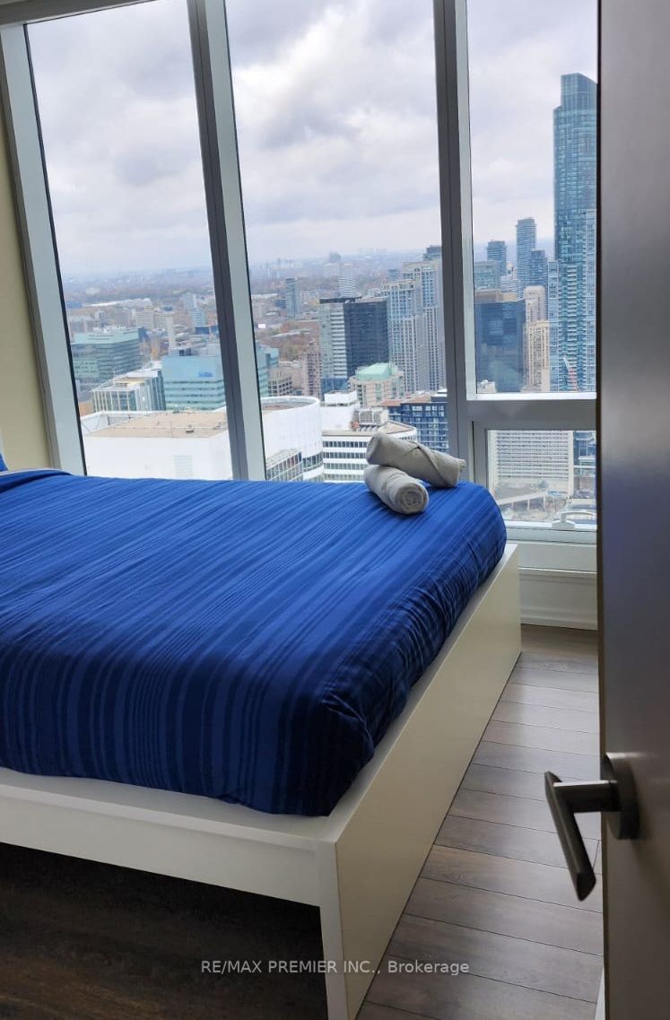 197 Yonge St, #5502