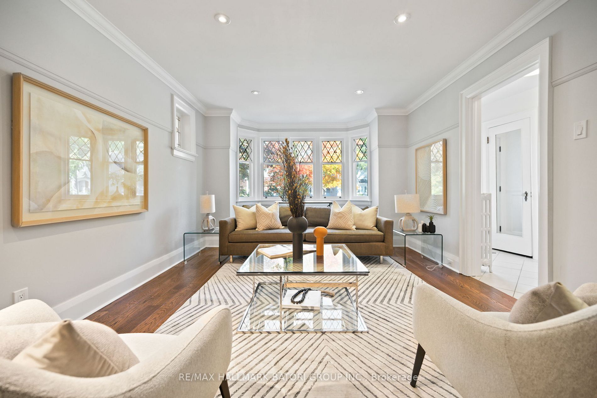 409 Castlefield Ave