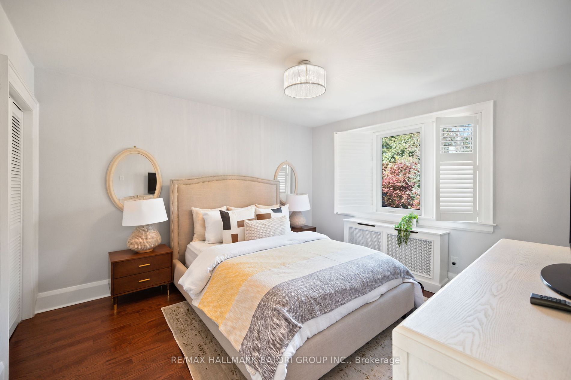 409 Castlefield Ave