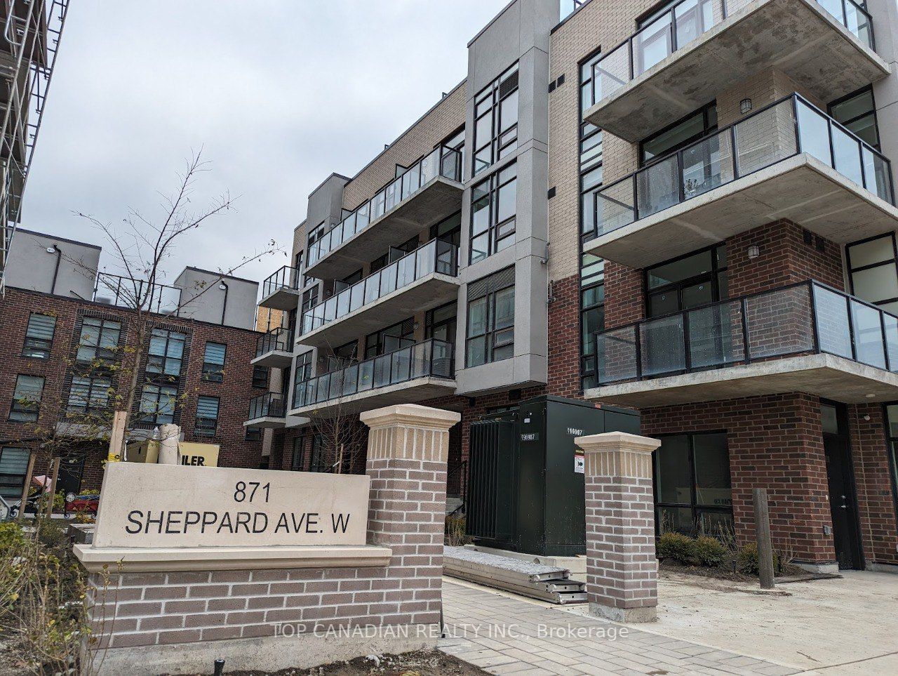 871 Sheppard Ave W, #Th 17