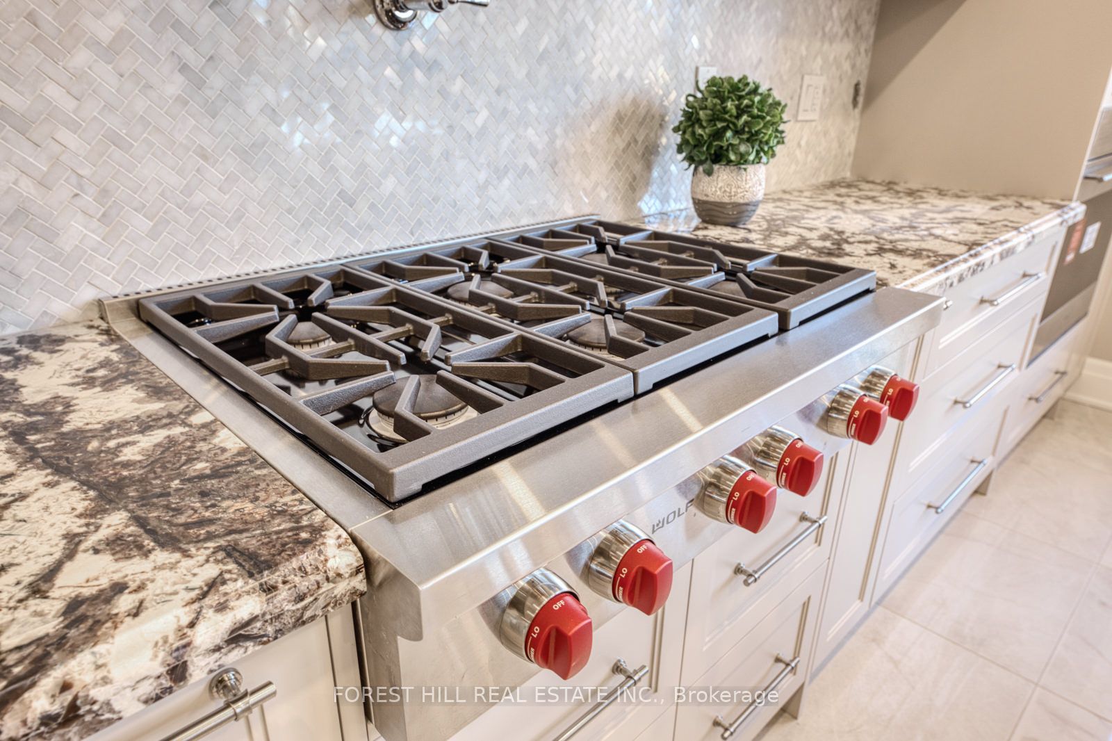 7 Becky Cheung Court E