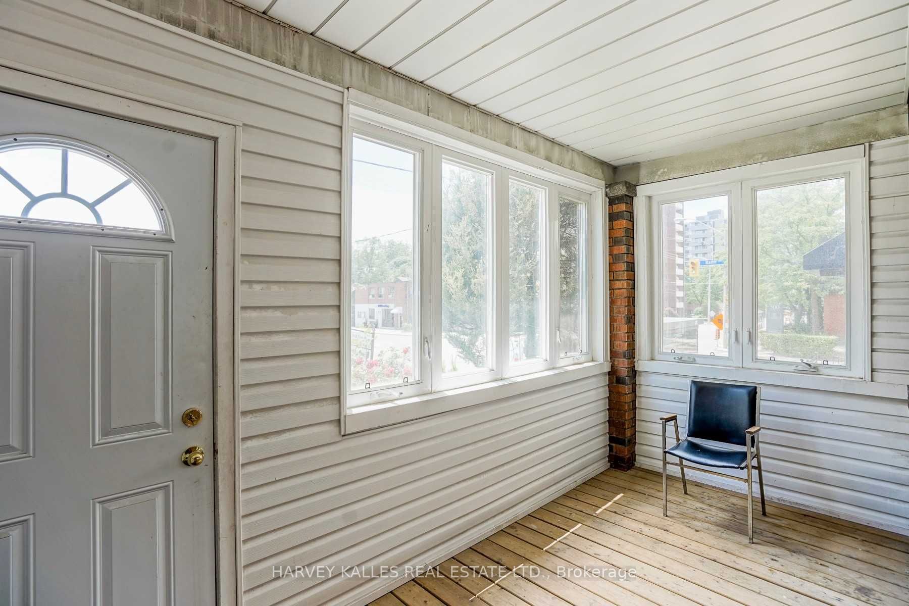 518 Eglinton Ave E, #Upper