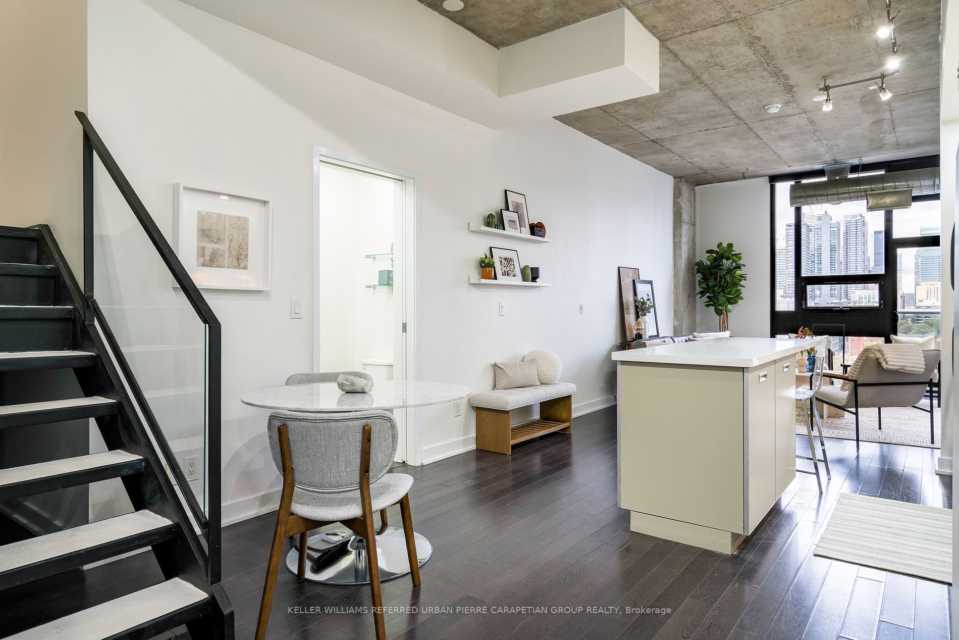 60 Bathurst Street, #PH 1008