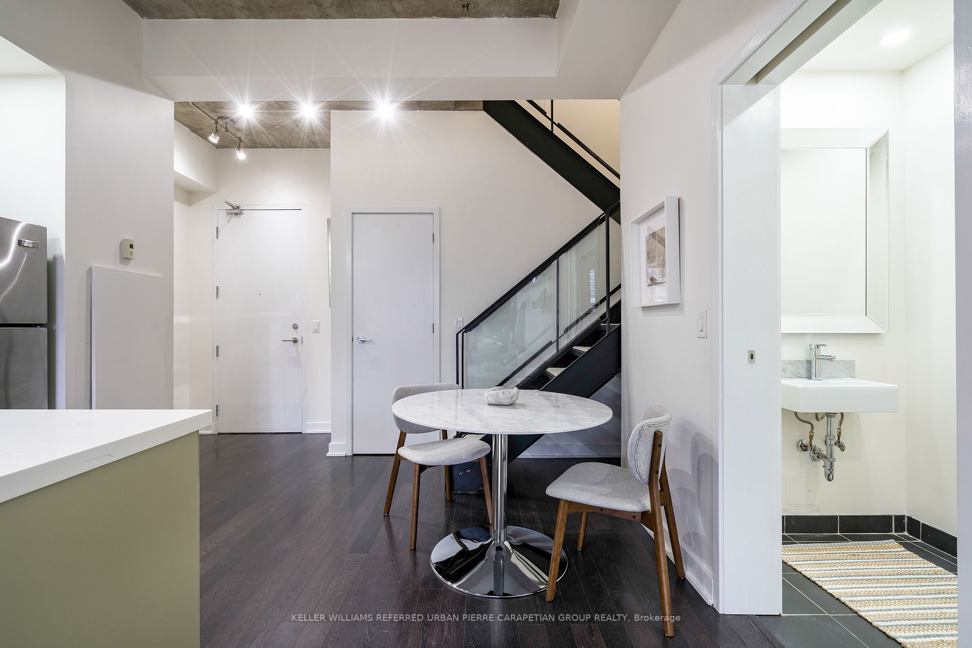 60 Bathurst Street, #PH 1008