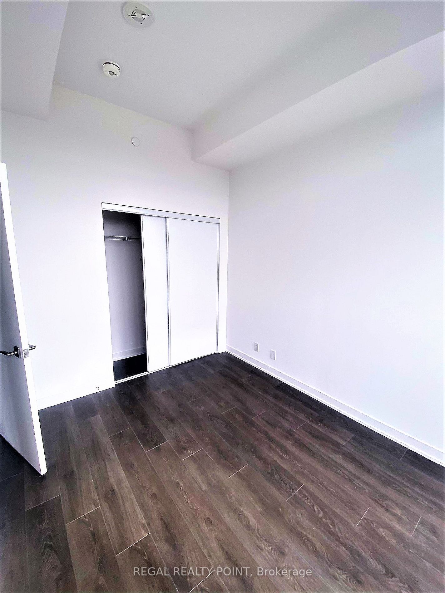 15 Holmes Ave, #2404