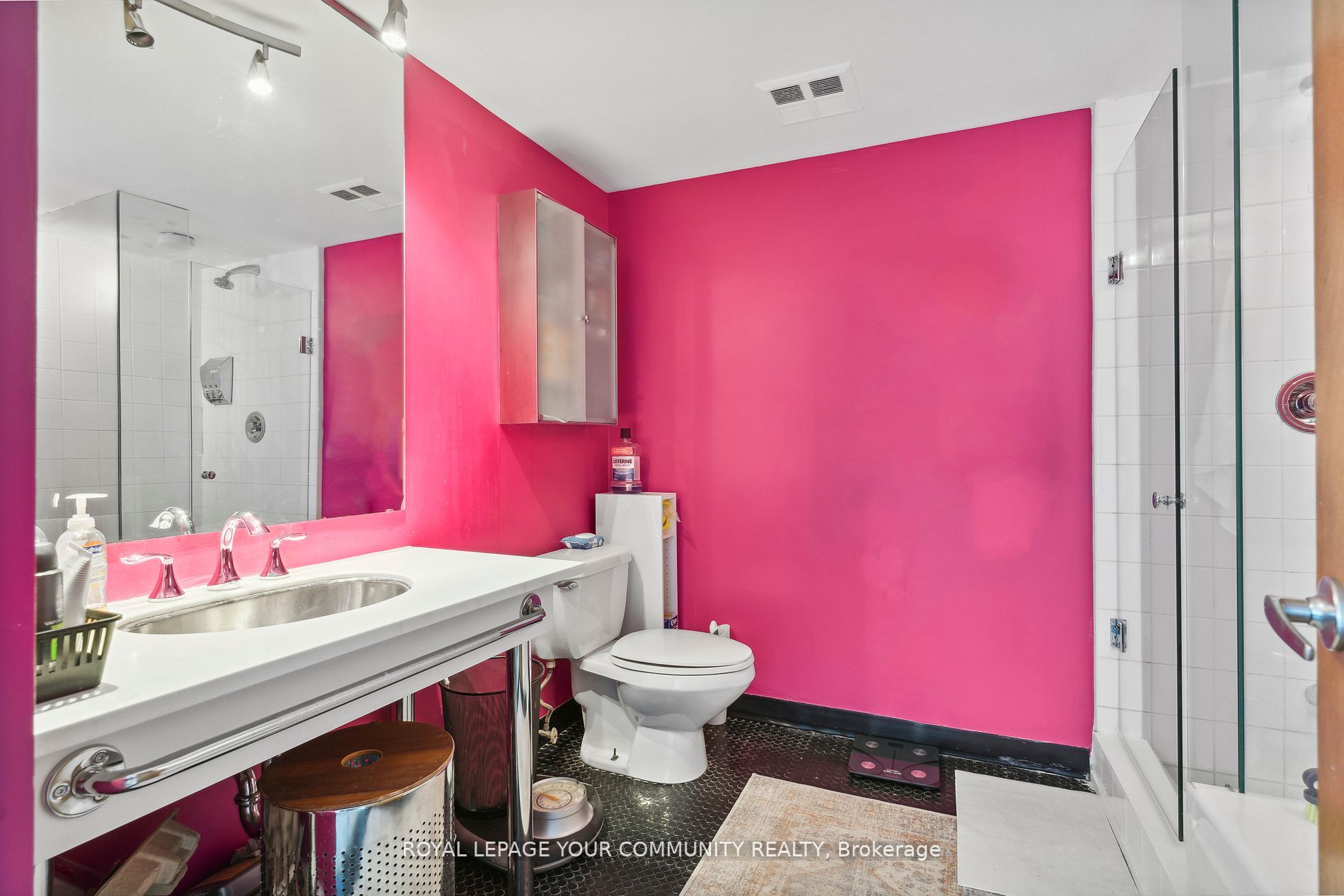 409 Bloor St E, #602