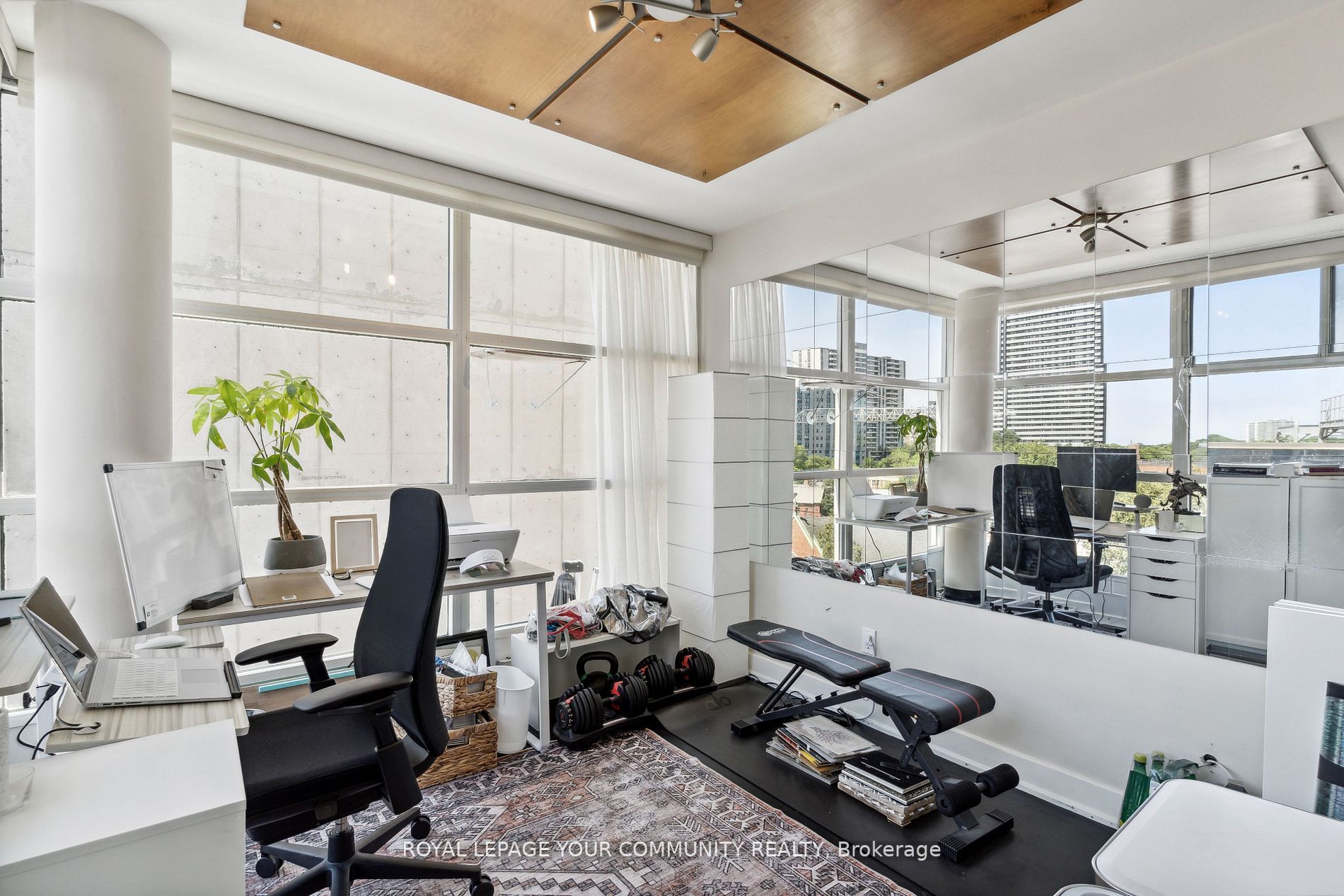 409 Bloor St E, #602