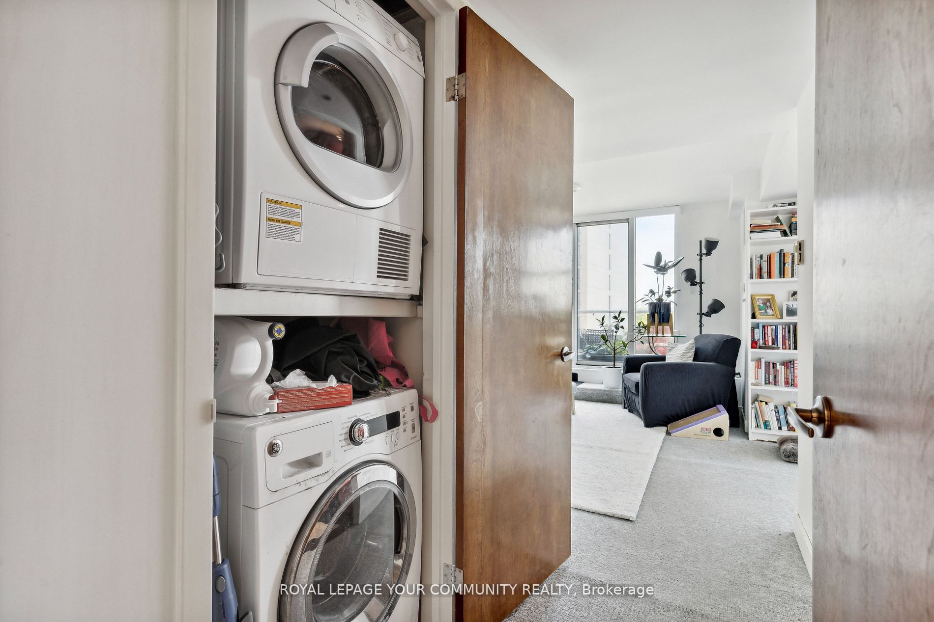 409 Bloor St E, #602