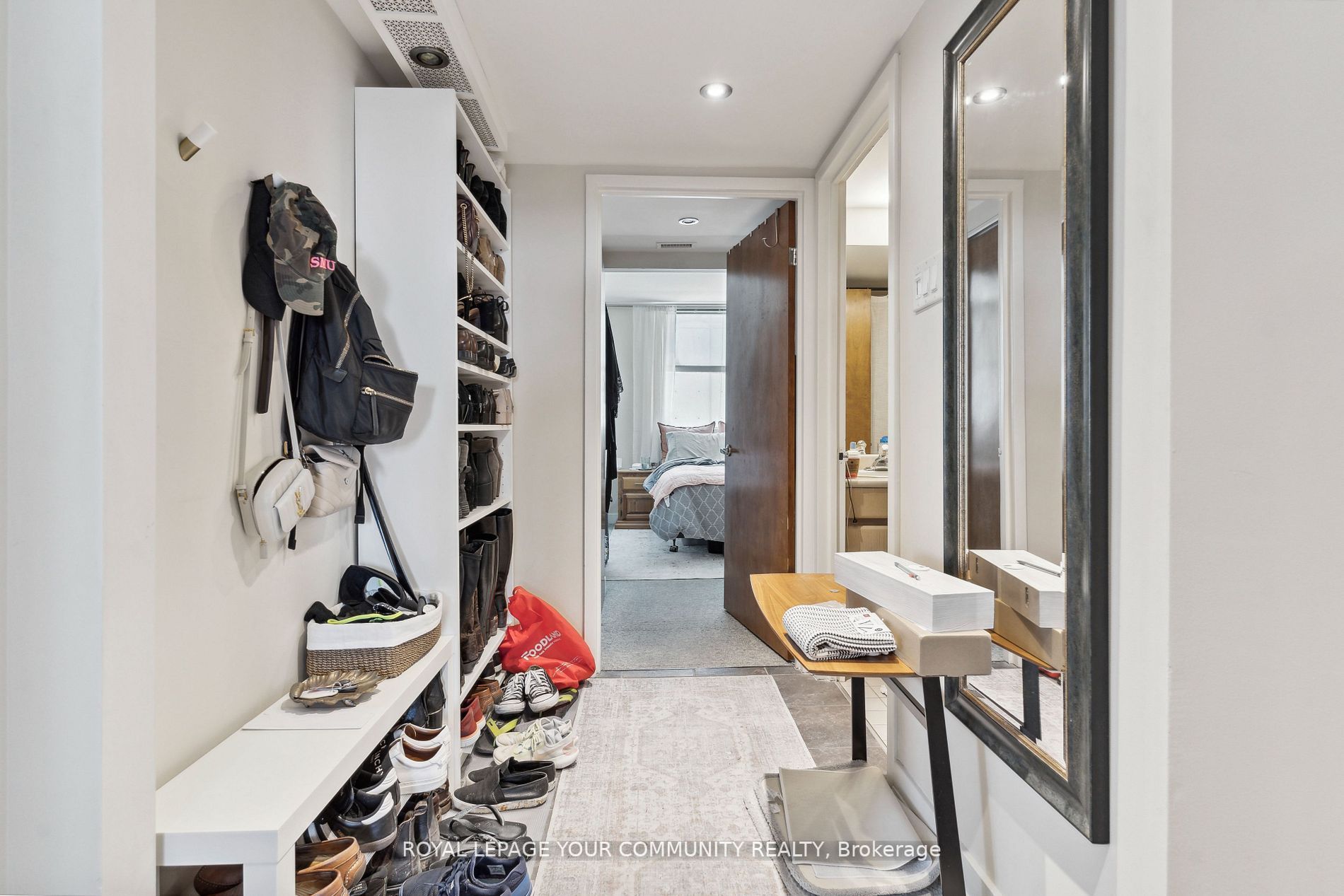 409 Bloor St E, #602